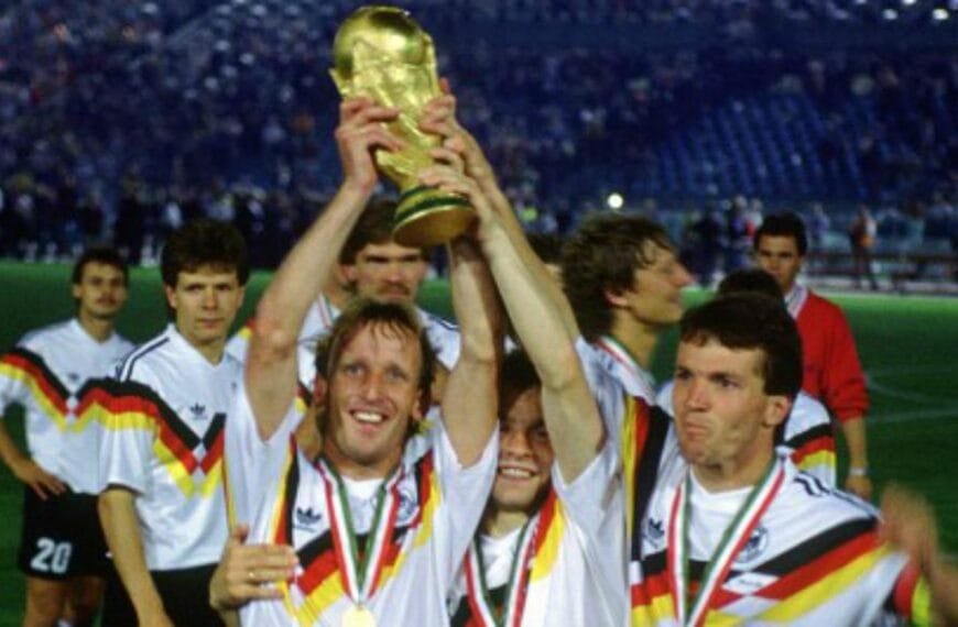 ITALIA 1990