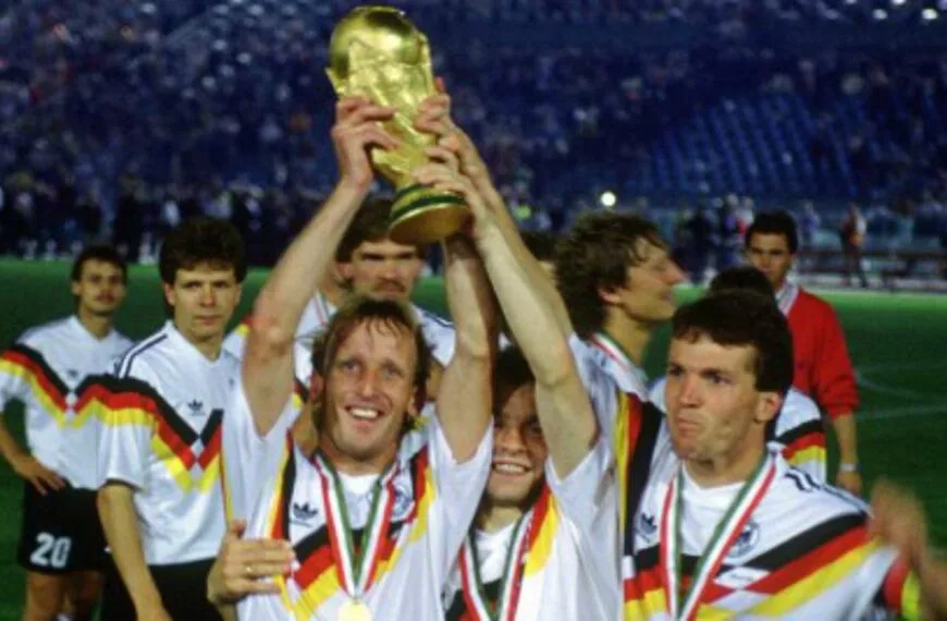 ITALIA 1990